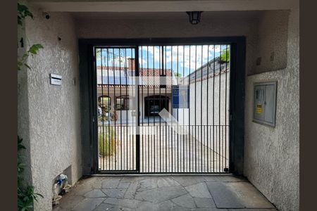 Casa à venda com 860m², 4 quartos e 7 vagas Casa à venda com 860m², 4 quartos e 7 vagasFachada