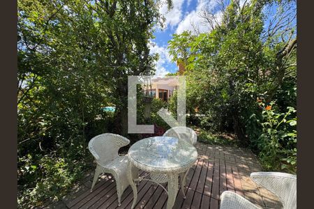 Casa à venda com 860m², 4 quartos e 7 vagas Casa à venda com 860m², 4 quartos e 7 vagasÁrea comum