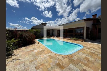 Casa à venda com 860m², 4 quartos e 7 vagas Casa à venda com 860m², 4 quartos e 7 vagasÁrea comum