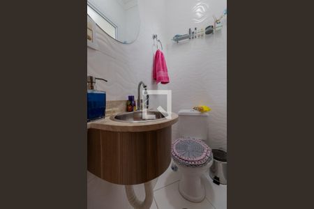 Casa de condomínio à venda com 95m², 3 quartos e 2 vagasLavabo