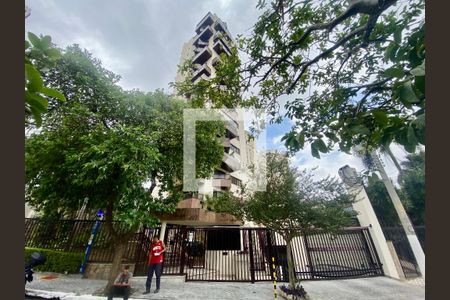 Apartamento à venda com 289m², 4 quartos e 4 vagas Apartamento à venda com 289m², 4 quartos e 4 vagasFachada