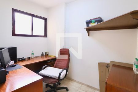Apartamento à venda com 289m², 4 quartos e 4 vagas Apartamento à venda com 289m², 4 quartos e 4 vagasEscritório