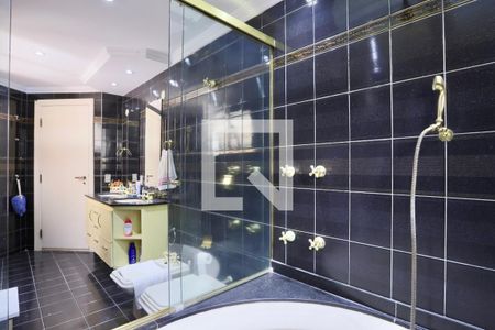 Apartamento à venda com 289m², 4 quartos e 4 vagas Apartamento à venda com 289m², 4 quartos e 4 vagasQuarto 01