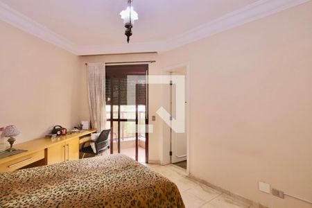 Apartamento à venda com 289m², 4 quartos e 4 vagas Apartamento à venda com 289m², 4 quartos e 4 vagasQuarto 04