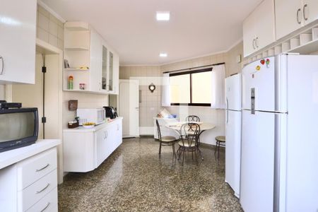Apartamento à venda com 289m², 4 quartos e 4 vagas Apartamento à venda com 289m², 4 quartos e 4 vagasCozinha