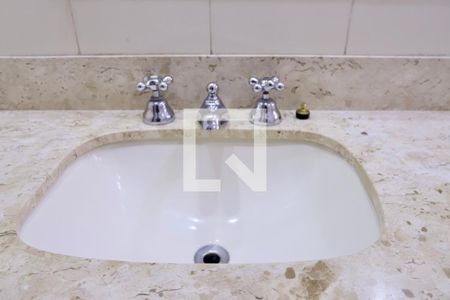 Apartamento à venda com 289m², 4 quartos e 4 vagas Apartamento à venda com 289m², 4 quartos e 4 vagasQuarto 02