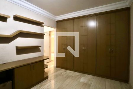 Apartamento à venda com 289m², 4 quartos e 4 vagas Apartamento à venda com 289m², 4 quartos e 4 vagasQuarto 03