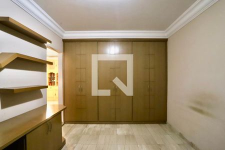 Apartamento à venda com 289m², 4 quartos e 4 vagas Apartamento à venda com 289m², 4 quartos e 4 vagasQuarto 03