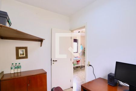 Apartamento à venda com 289m², 4 quartos e 4 vagas Apartamento à venda com 289m², 4 quartos e 4 vagasEscritório