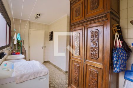 Apartamento à venda com 289m², 4 quartos e 4 vagas Apartamento à venda com 289m², 4 quartos e 4 vagasÁrea de Serviço