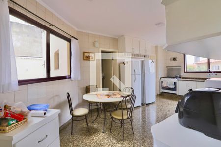 Apartamento à venda com 289m², 4 quartos e 4 vagas Apartamento à venda com 289m², 4 quartos e 4 vagasCozinha