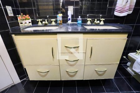 Apartamento à venda com 289m², 4 quartos e 4 vagas Apartamento à venda com 289m², 4 quartos e 4 vagasQuarto 01