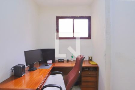 Apartamento à venda com 289m², 4 quartos e 4 vagas Apartamento à venda com 289m², 4 quartos e 4 vagasEscritório