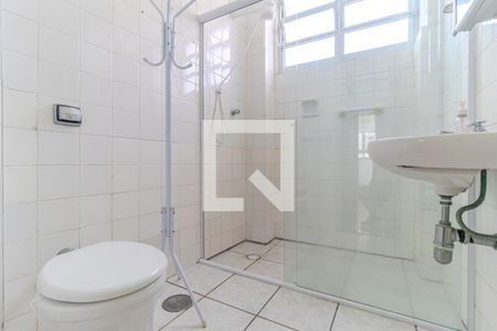 Banheiro de apartamento para alugar com 1 quarto, 50m² em Vila Buarque, São Paulo