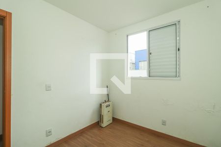 Quarto 2 de apartamento para alugar com 2 quartos, 44m² em Humaitá, Porto Alegre