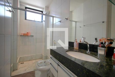 Apartamento à venda com 180m², 4 quartos e 4 vagasBanheiro 2
