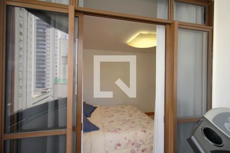 Apartamento à venda com 180m², 4 quartos e 4 vagasQuarto 01