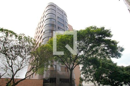 Apartamento à venda com 180m², 4 quartos e 4 vagasFachada