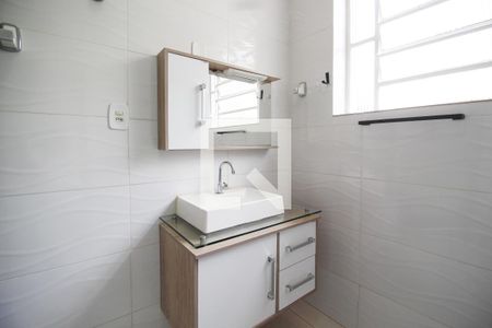 Casa para alugar com 100m², 2 quartos e 2 vagasBanheiro