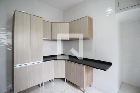 Casa para alugar com 100m², 2 quartos e 2 vagasCozinha