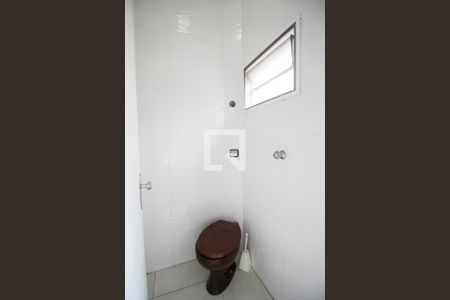 Casa para alugar com 100m², 2 quartos e 2 vagasBanheiro de serviço