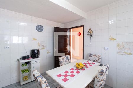 Casa à venda com 225m², 4 quartos e 2 vagas Casa à venda com 225m², 4 quartos e 2 vagasCozinha