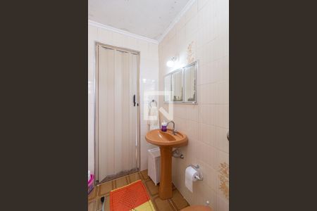 Casa à venda com 225m², 4 quartos e 2 vagas Casa à venda com 225m², 4 quartos e 2 vagasBanheiro