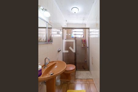 Casa à venda com 225m², 4 quartos e 2 vagas Casa à venda com 225m², 4 quartos e 2 vagasBanheiro