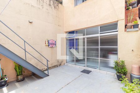 Casa à venda com 225m², 4 quartos e 2 vagas Casa à venda com 225m², 4 quartos e 2 vagasQuintal