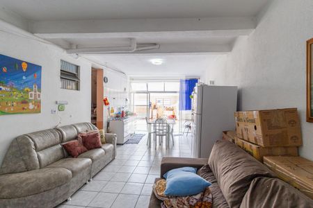 Casa à venda com 225m², 4 quartos e 2 vagas Casa à venda com 225m², 4 quartos e 2 vagasSala/Cozinha Casa 2