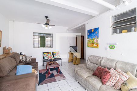 Casa à venda com 225m², 4 quartos e 2 vagas Casa à venda com 225m², 4 quartos e 2 vagasSala/Cozinha Casa 2