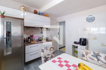 Casa à venda com 225m², 4 quartos e 2 vagas Casa à venda com 225m², 4 quartos e 2 vagasCozinha