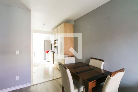 Sala de casa de condomínio à venda com 2 quartos, 57m² em Olaria, Canoas