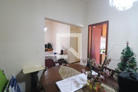 Casa à venda com 132m², 3 quartos e 5 vagasCopa