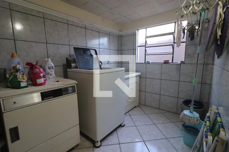 Casa à venda com 132m², 3 quartos e 5 vagasLavanderia