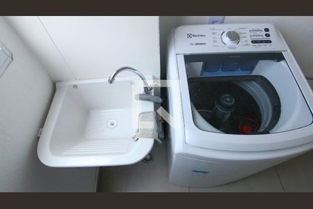 Apartamento à venda com 40m², 2 quartos e sem vaga Apartamento à venda com 40m², 2 quartos e sem vagaCozinha e Área de Serviço
