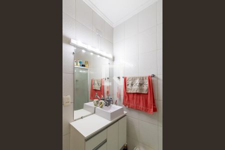 Casa à venda com 120m², 3 quartos e 2 vagas Casa à venda com 120m², 3 quartos e 2 vagasBanheiro