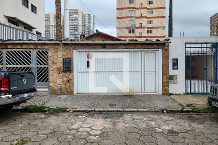 Casa para alugar com 150m², 2 quartos e 2 vagas Casa para alugar com 150m², 2 quartos e 2 vagasFachada
