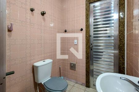 Casa para alugar com 150m², 2 quartos e 2 vagas Casa para alugar com 150m², 2 quartos e 2 vagasBanheiro