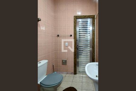 Casa para alugar com 150m², 2 quartos e 2 vagas Casa para alugar com 150m², 2 quartos e 2 vagasBanheiro