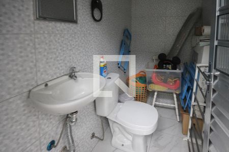 Casa à venda com 280m², 3 quartos e 3 vagasBanheiro de serviço