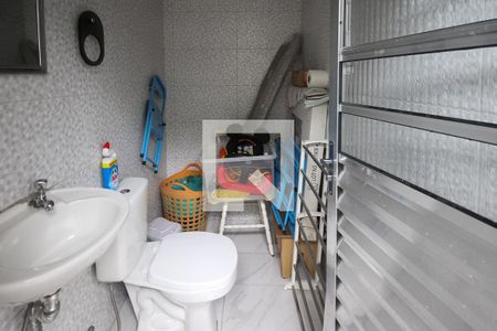 Casa à venda com 280m², 3 quartos e 3 vagasBanheiro de serviço