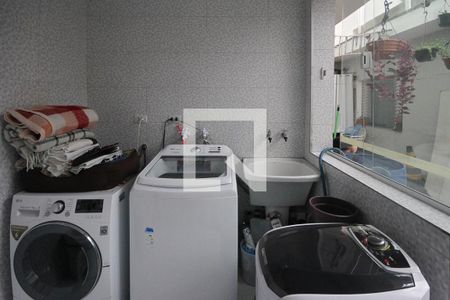 Casa à venda com 280m², 3 quartos e 3 vagasÁrea de Serviço