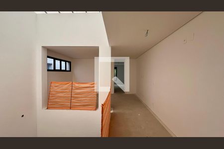 Casa à venda com 845m², 4 quartos e 6 vagasEscada acesso aos quartos