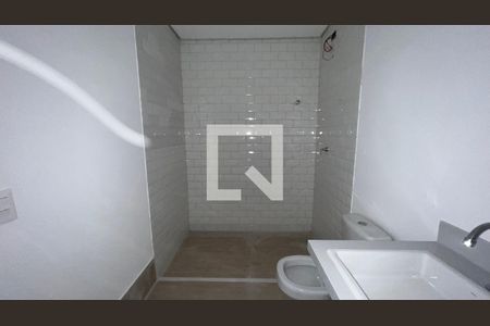 Casa à venda com 845m², 4 quartos e 6 vagasBanheiro quarto 4 