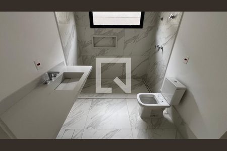 Casa à venda com 845m², 4 quartos e 6 vagasBanheiro quarto 3