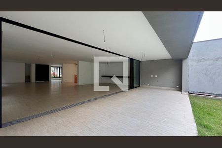 Casa à venda com 845m², 4 quartos e 6 vagasSala