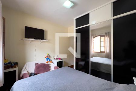 Casa à venda com 196m², 3 quartos e 2 vagasQuarto 2