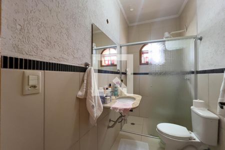 Casa à venda com 196m², 3 quartos e 2 vagasBanheiro do quarto 1