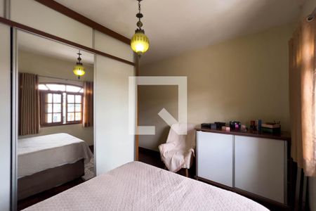 Casa à venda com 196m², 3 quartos e 2 vagasQuarto 1